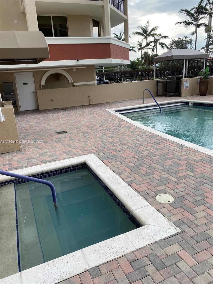 2011 N Ocean Boulevard 605 Property Photo 51