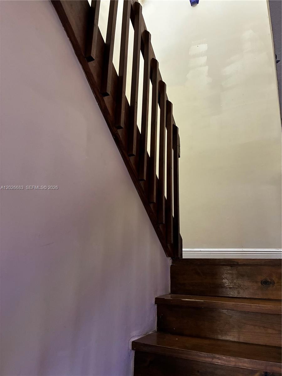 2828 Nw 80th Avenue Property Photo 8