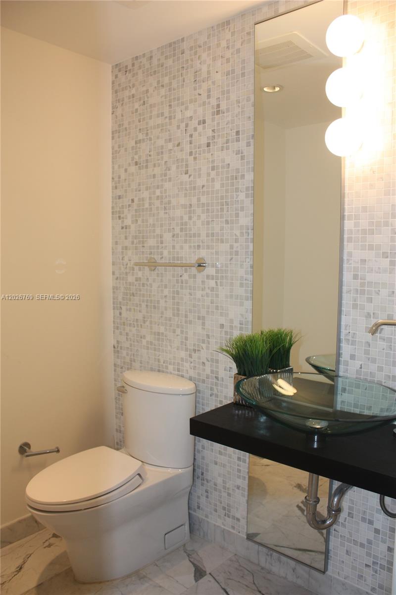 200 Biscayne Boulevard Way 4211 Property Photo 2