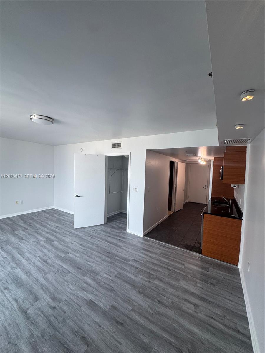 50 Biscayne Boulevard 3303 Property Photo 8