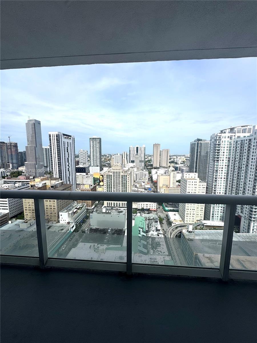 50 Biscayne Boulevard 3303 Property Photo 35