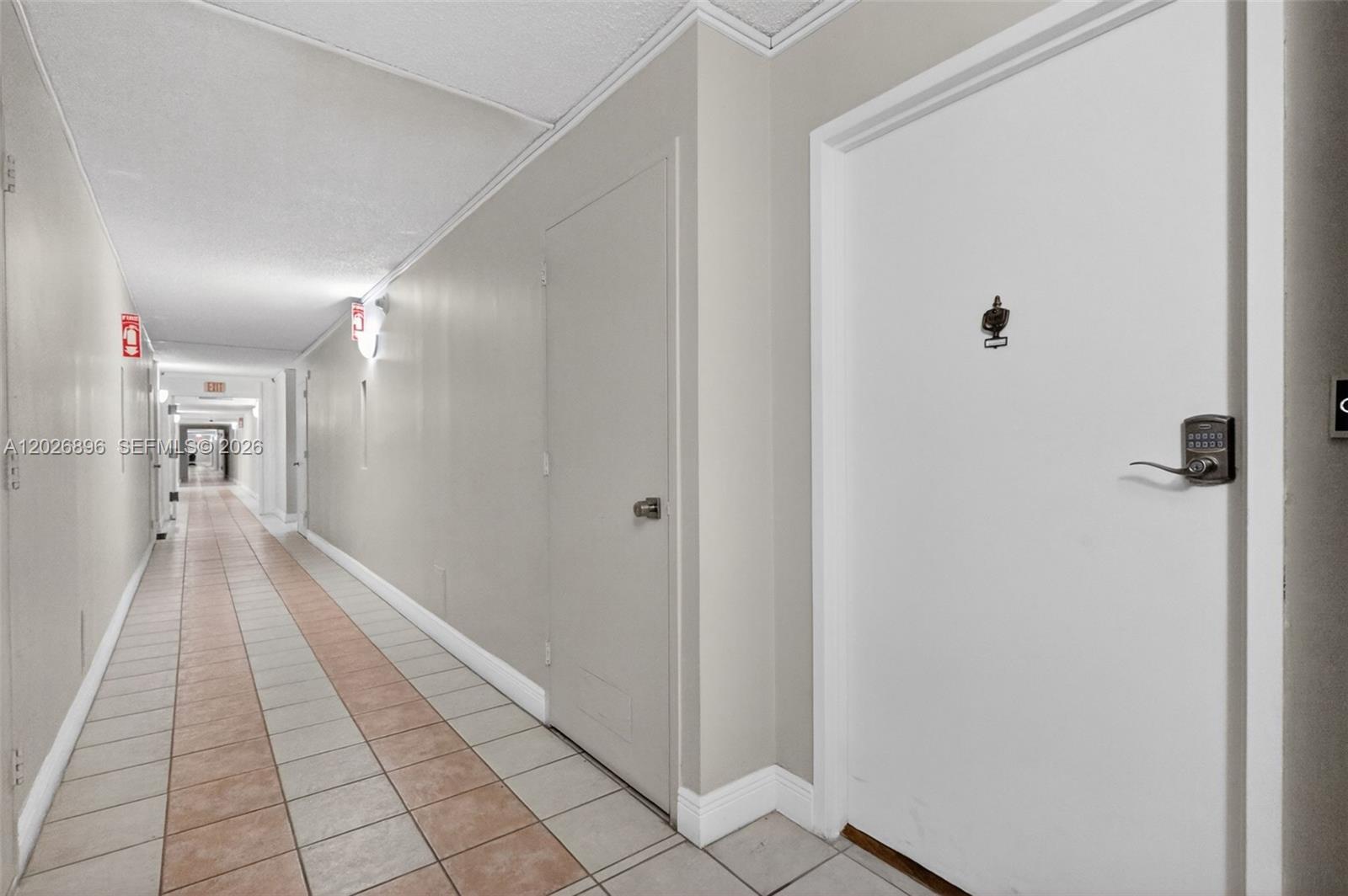 7135 Collins Avenue 1124 Property Photo 4