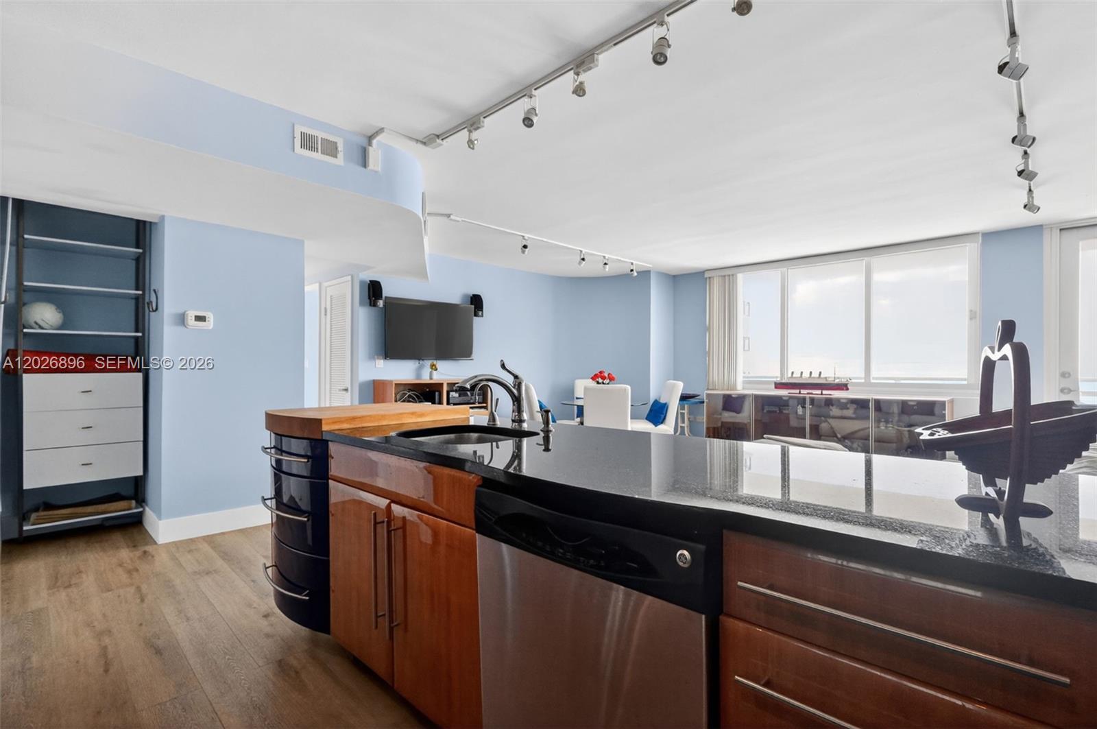 7135 Collins Avenue 1124 Property Photo 18