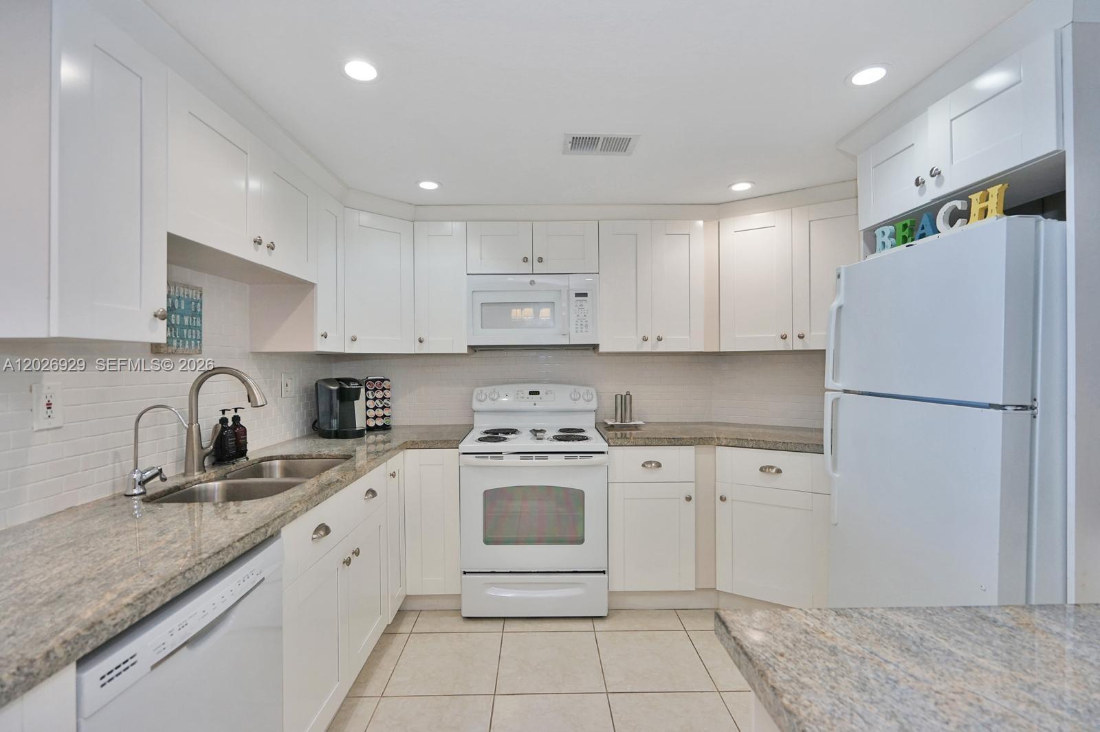 3725 S Ocean Drive 1216 Property Photo 1