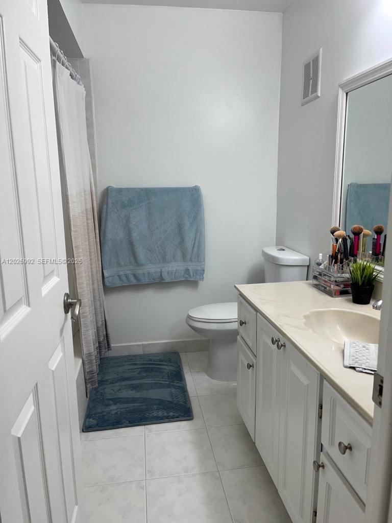 301 Racquet Club Road 305 Property Photo 18