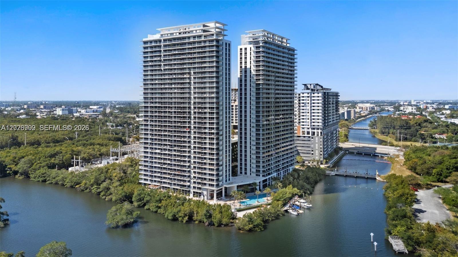 16385 Biscayne Boulevard 1019 Property Photo 2