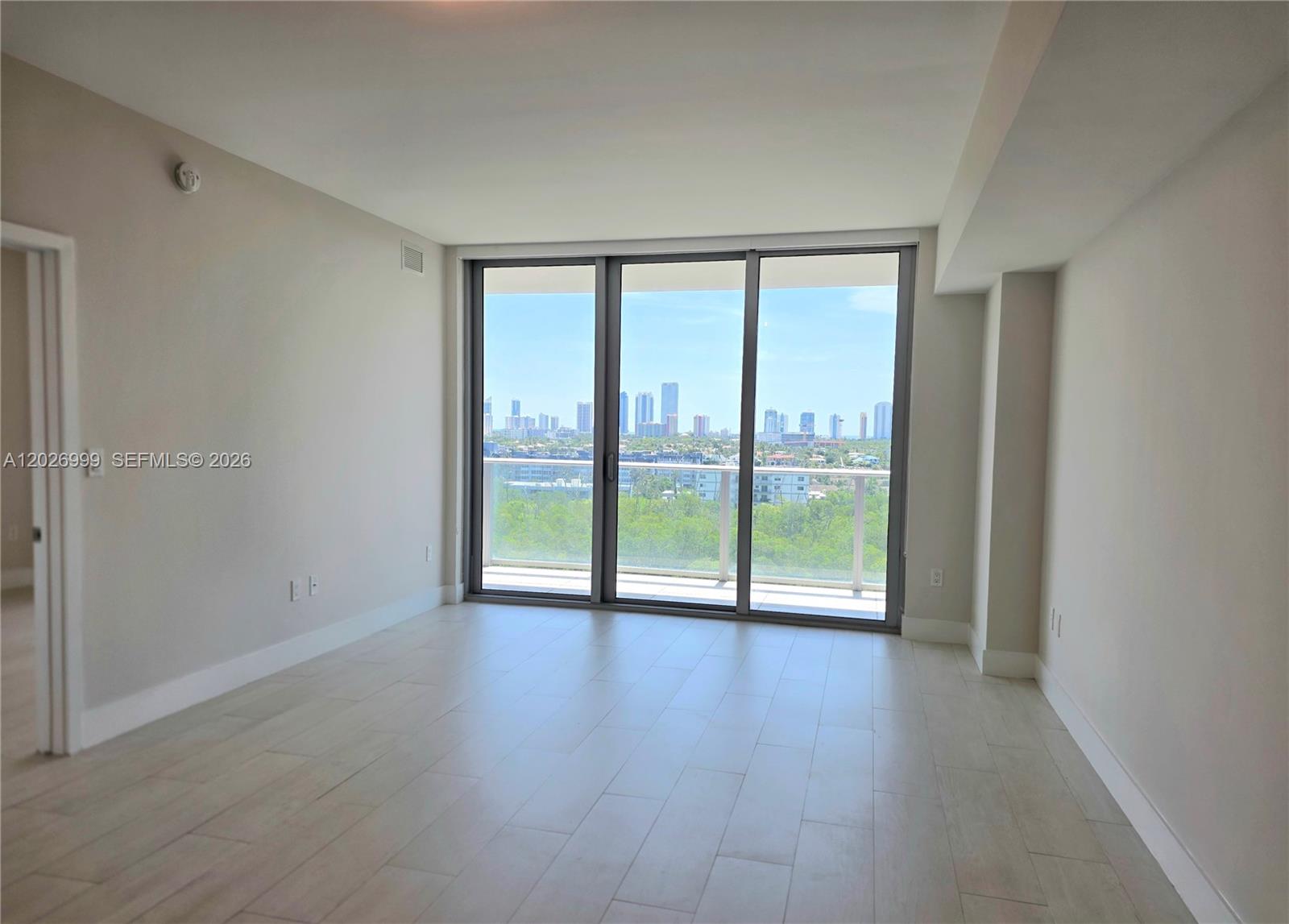 16385 Biscayne Boulevard 1019 Property Photo 9