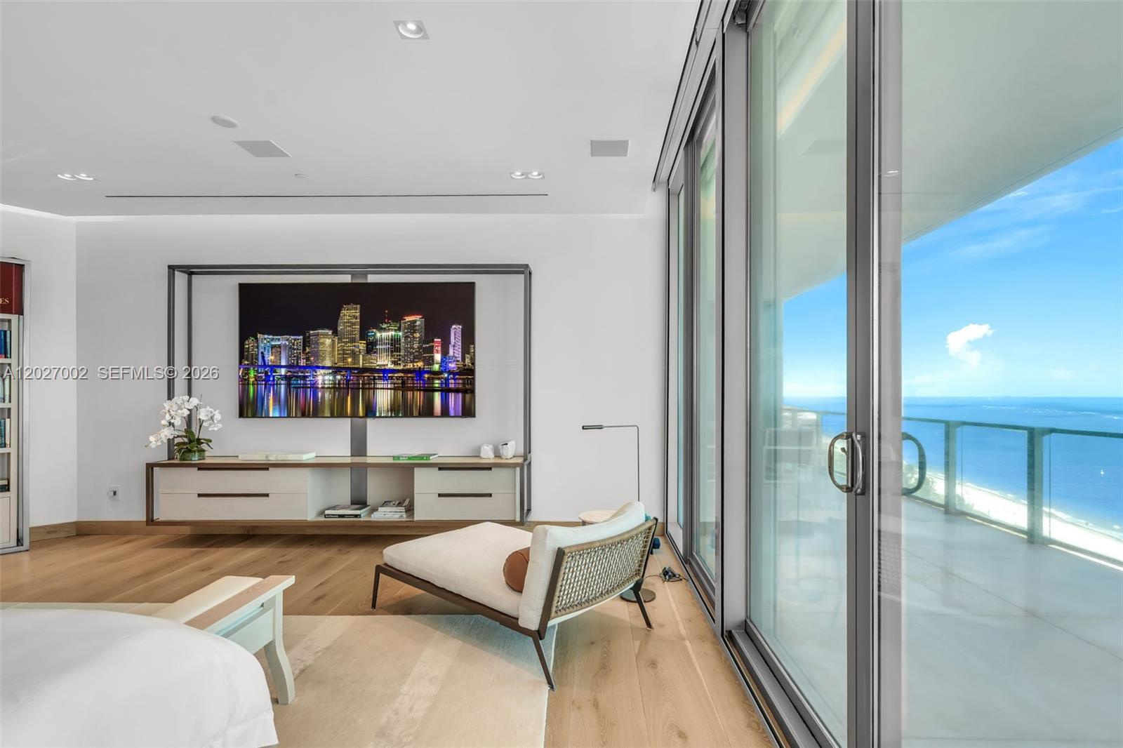 350 Ocean Drive Lph2n Property Photo 21