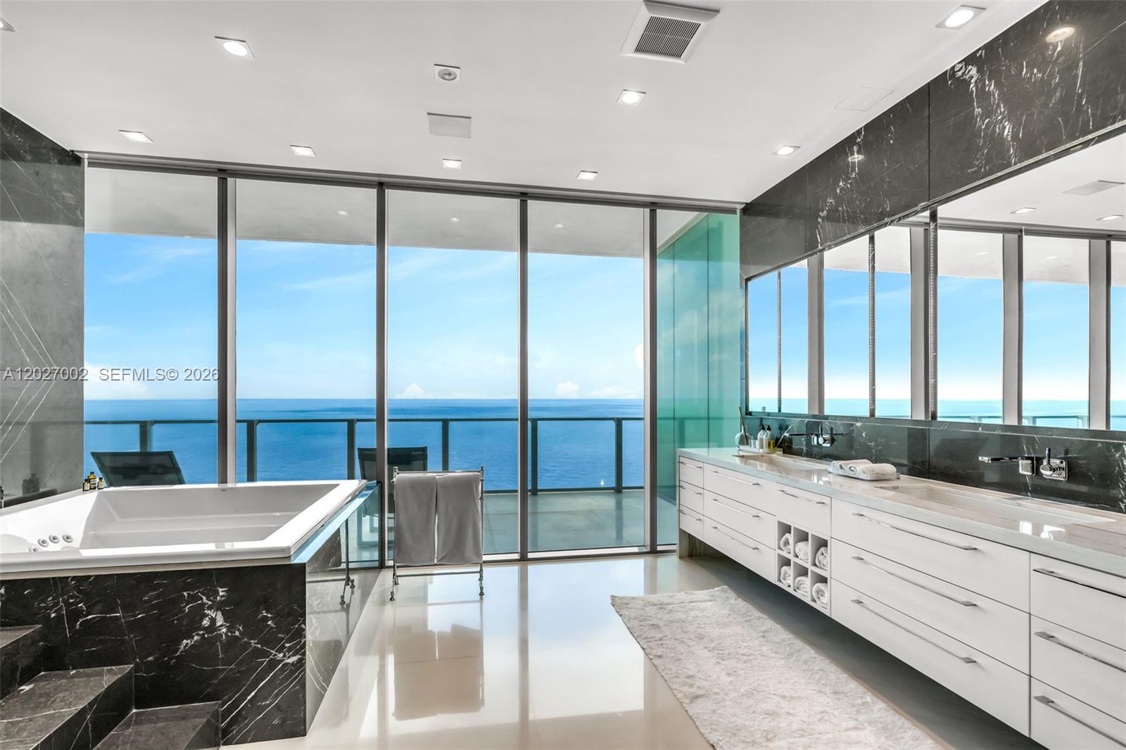 350 Ocean Drive Lph2n Property Photo 25