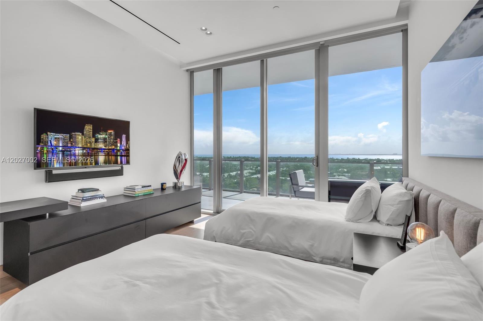 350 Ocean Drive Lph2n Property Photo 47