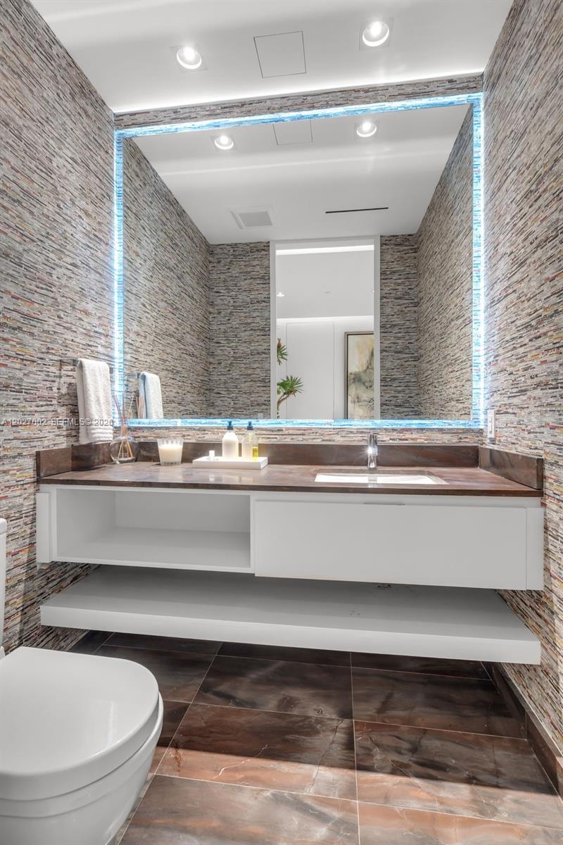 350 Ocean Drive Lph2n Property Photo 57