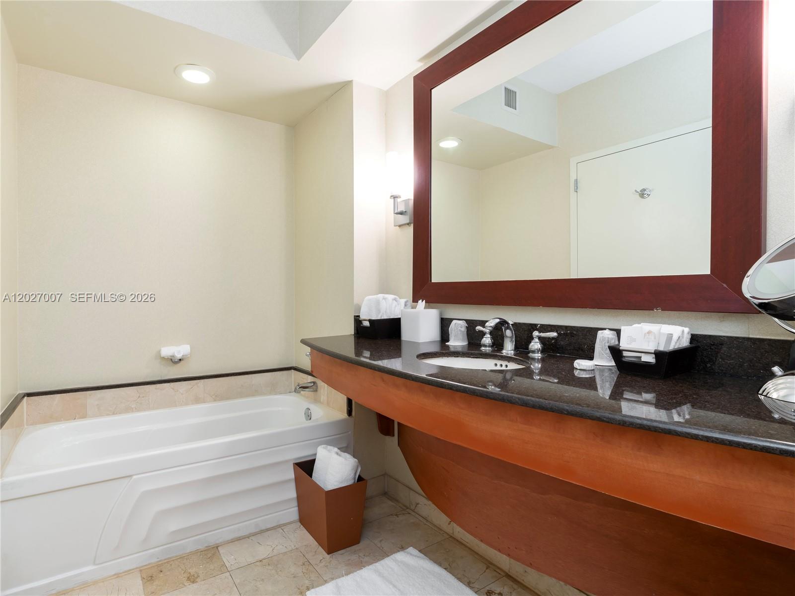 18001 Collins Avenue 1506 Property Photo 18