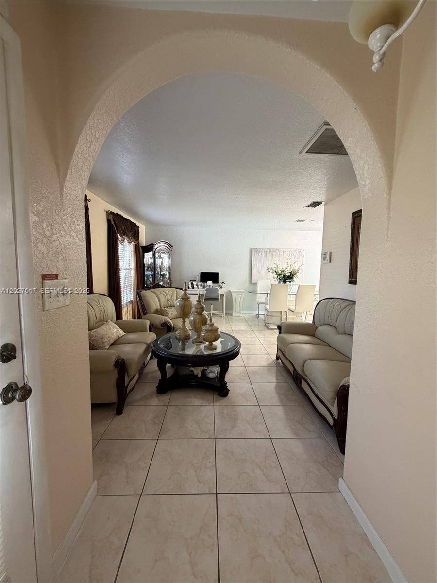 4162 Kingsbridge Drive Property Photo 4
