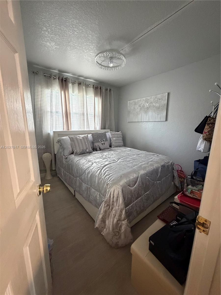 4162 Kingsbridge Drive Property Photo 10