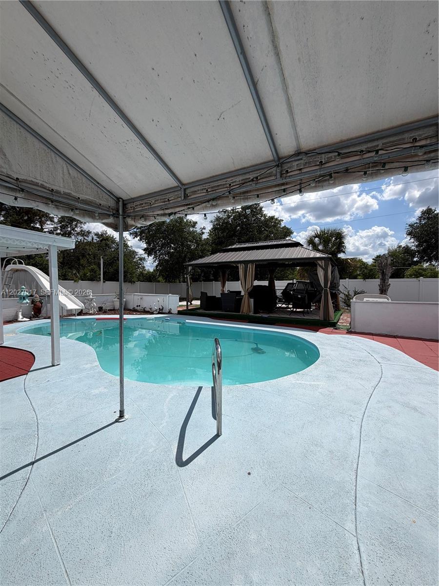 4162 Kingsbridge Drive Property Photo 17