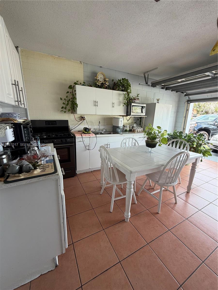 4162 Kingsbridge Drive Property Photo 18