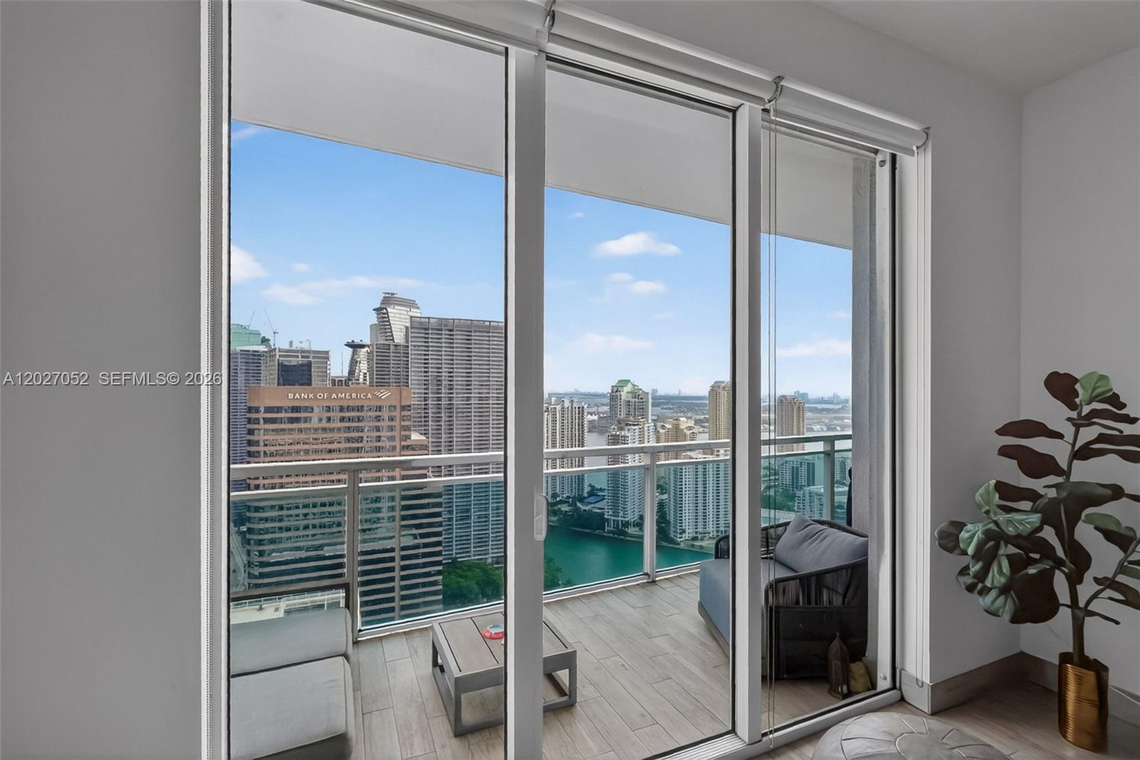 950 Brickell Bay Drive 4504 Property Photo 6