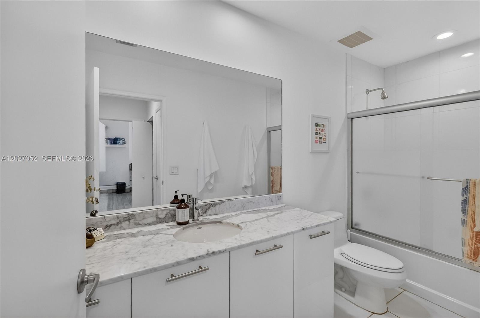 950 Brickell Bay Drive 4504 Property Photo 13