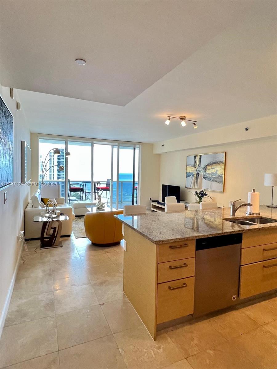 1830 S Ocean Drive 1812 Property Photo 4