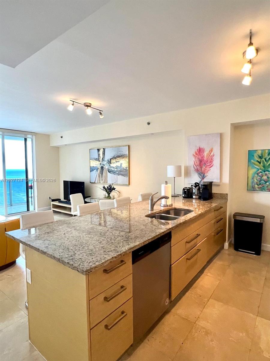 1830 S Ocean Drive 1812 Property Photo 5