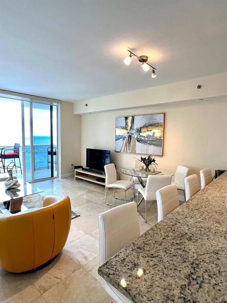 1830 S Ocean Drive 1812 Property Photo 8