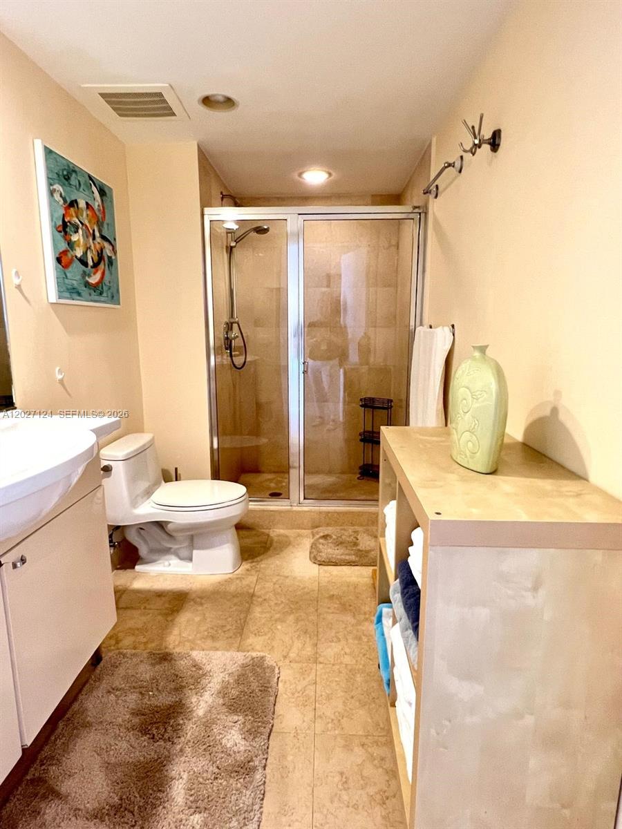 1830 S Ocean Drive 1812 Property Photo 9