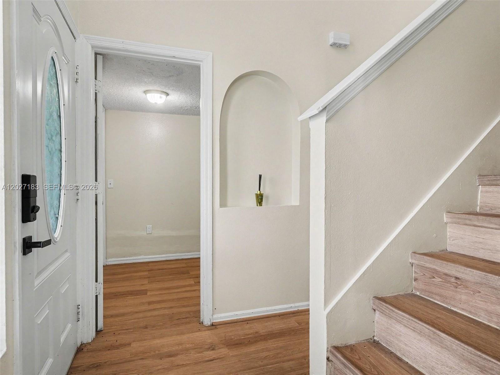 945 Gateshead Property Photo 5