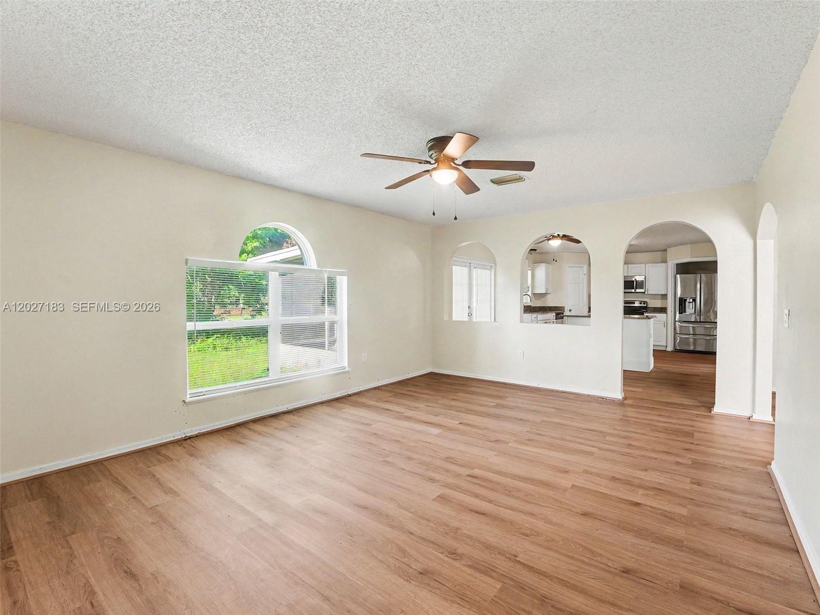 945 Gateshead Property Photo 6