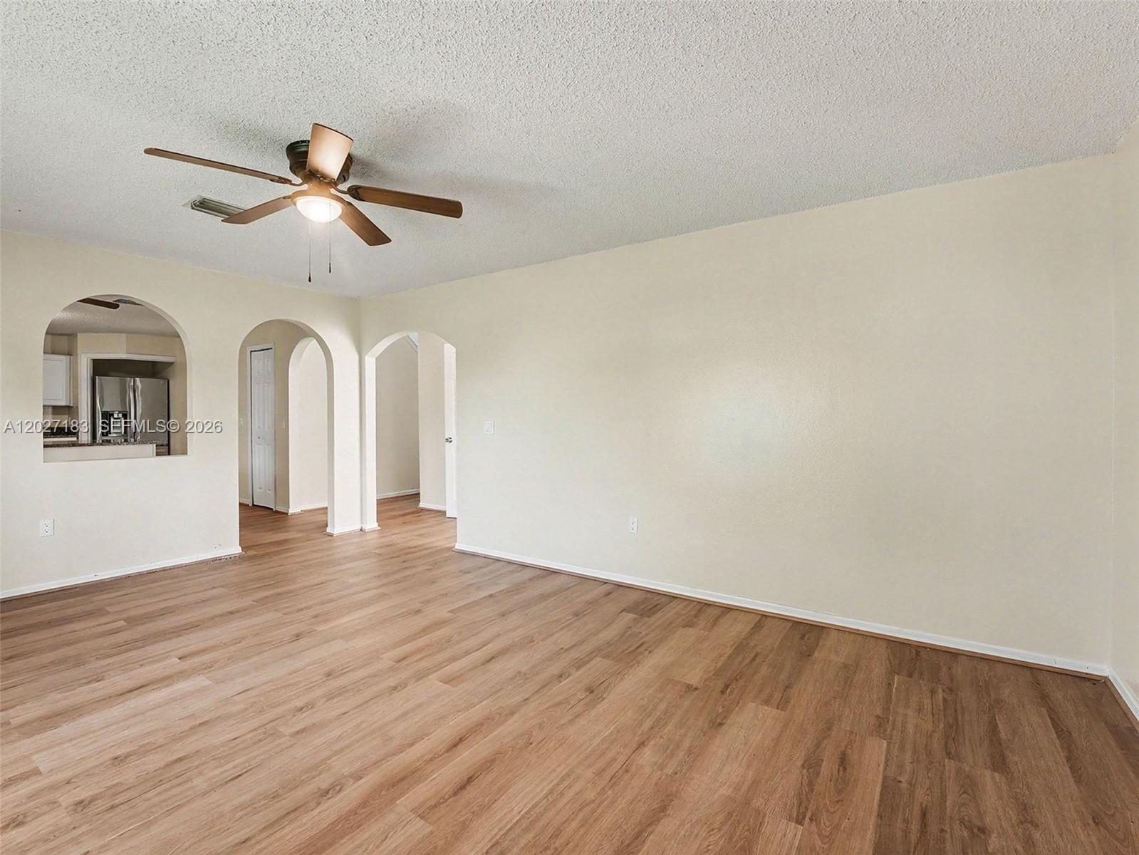 945 Gateshead Property Photo 7