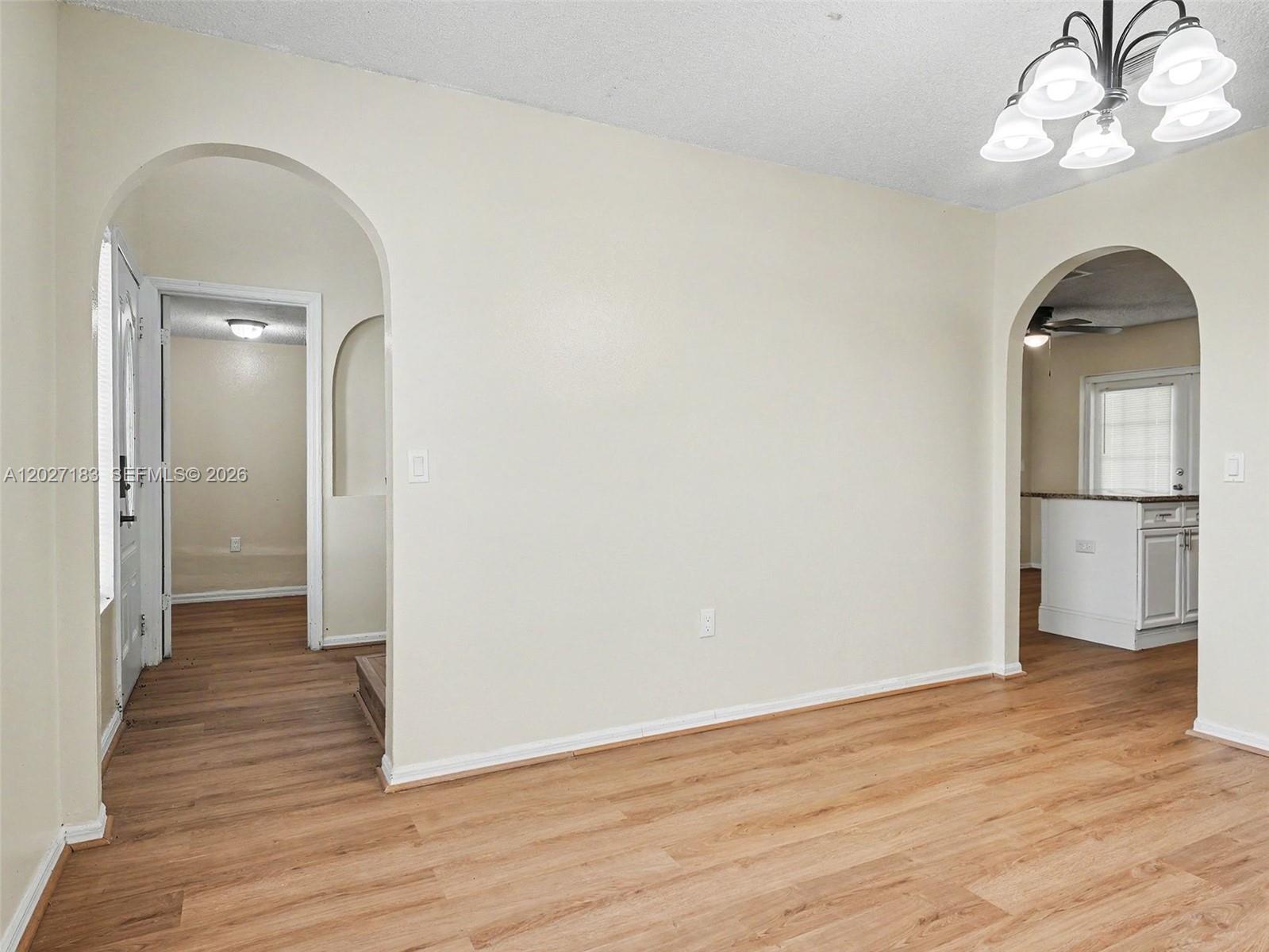 945 Gateshead Property Photo 8