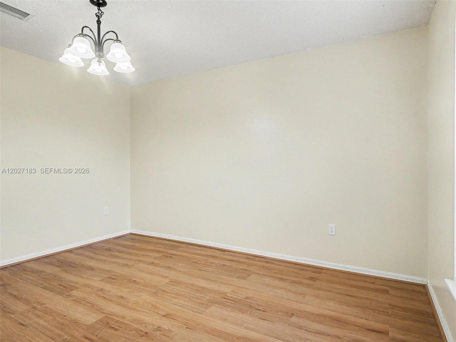 945 Gateshead Property Photo 14