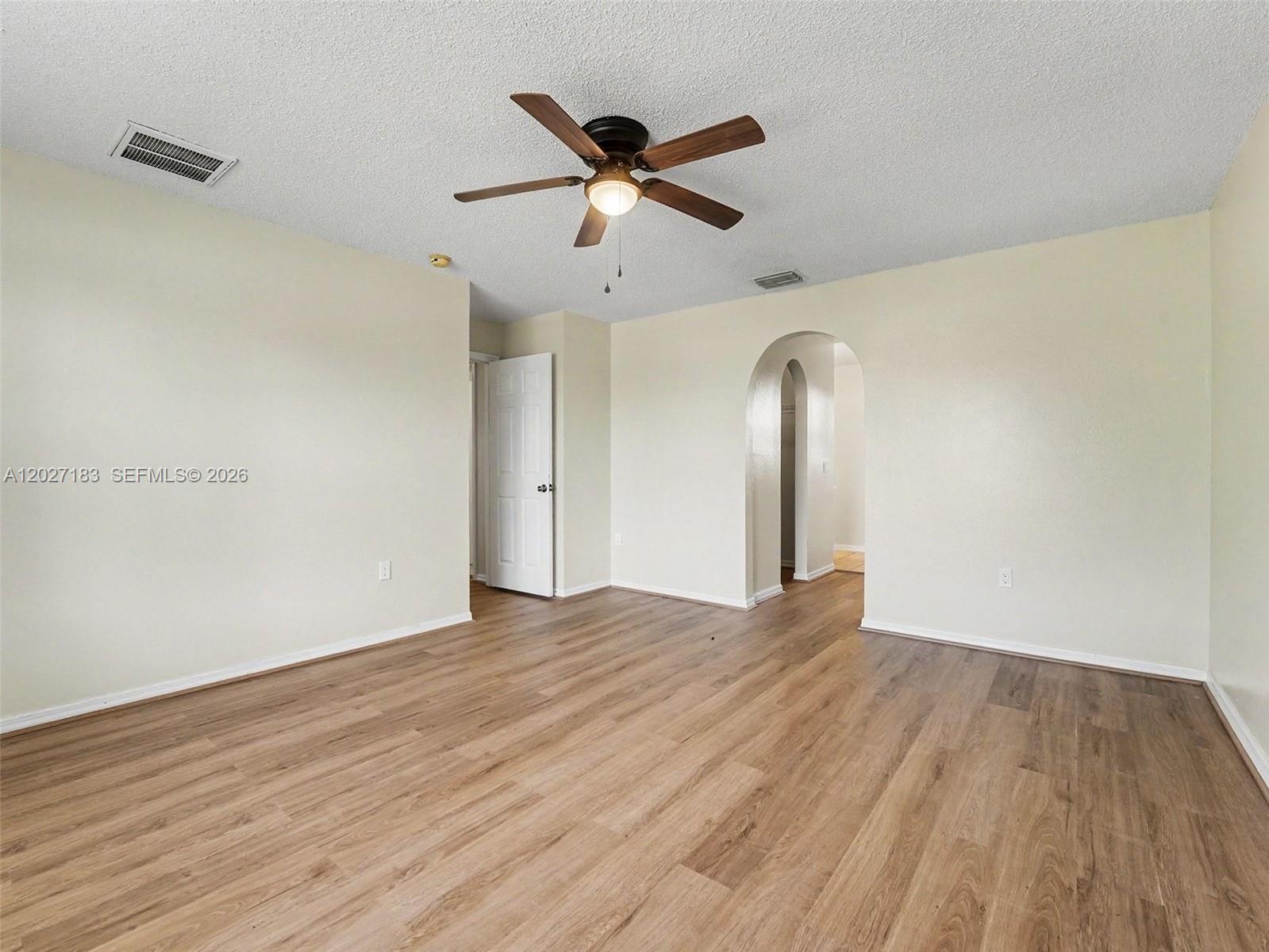 945 Gateshead Property Photo 16