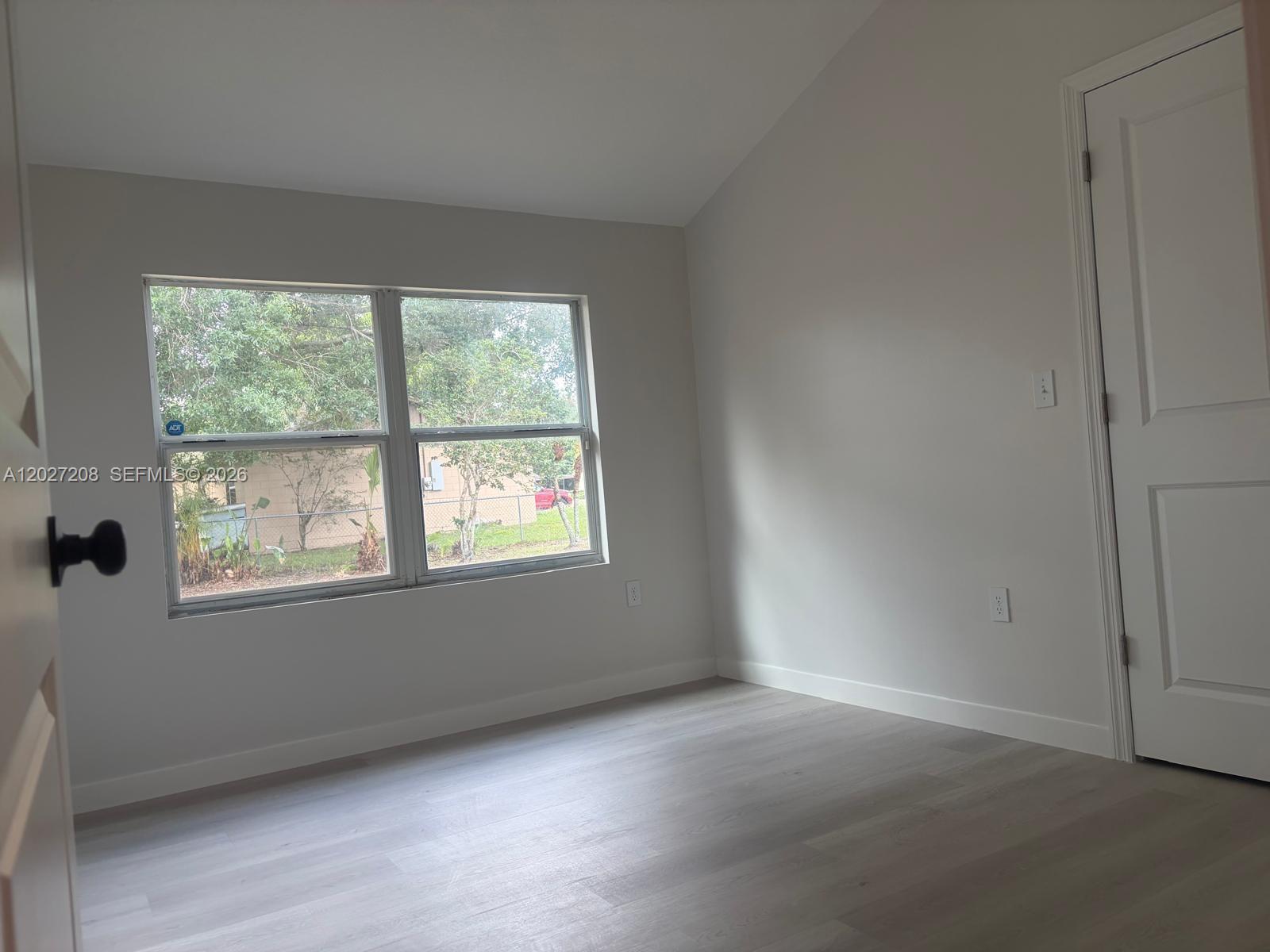 2331 Randall Street Property Photo 6