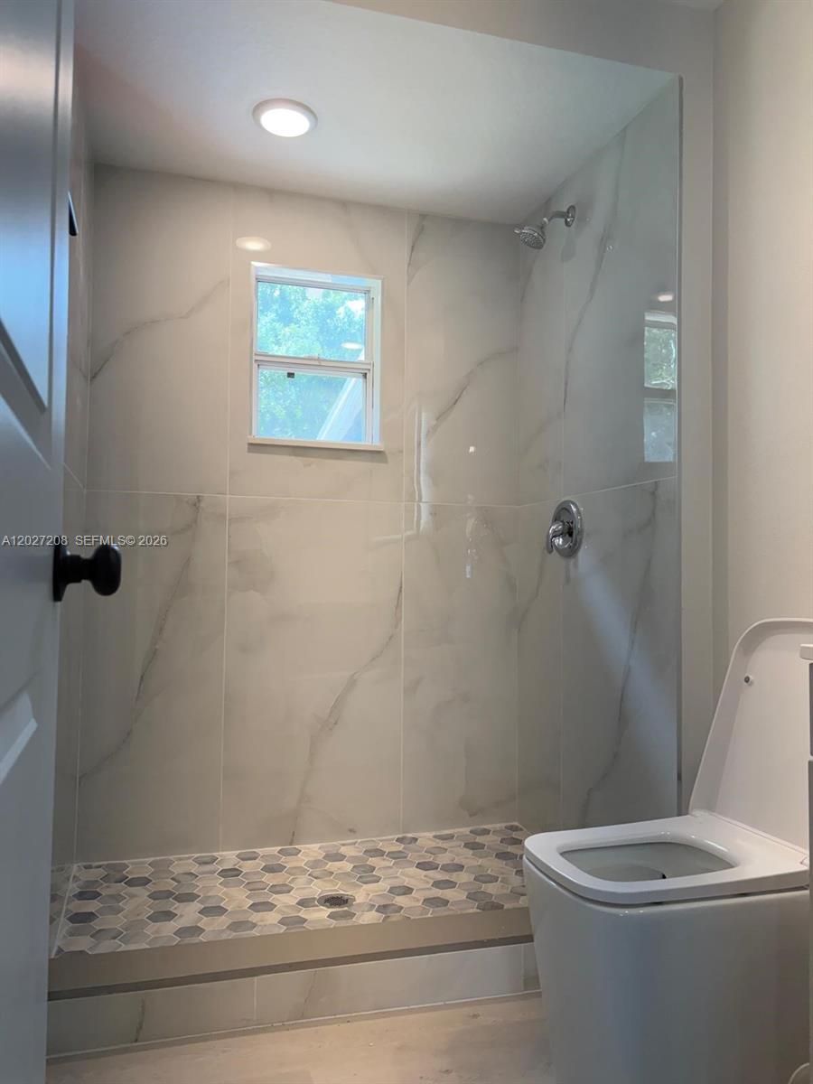 2331 Randall Street Property Photo 17