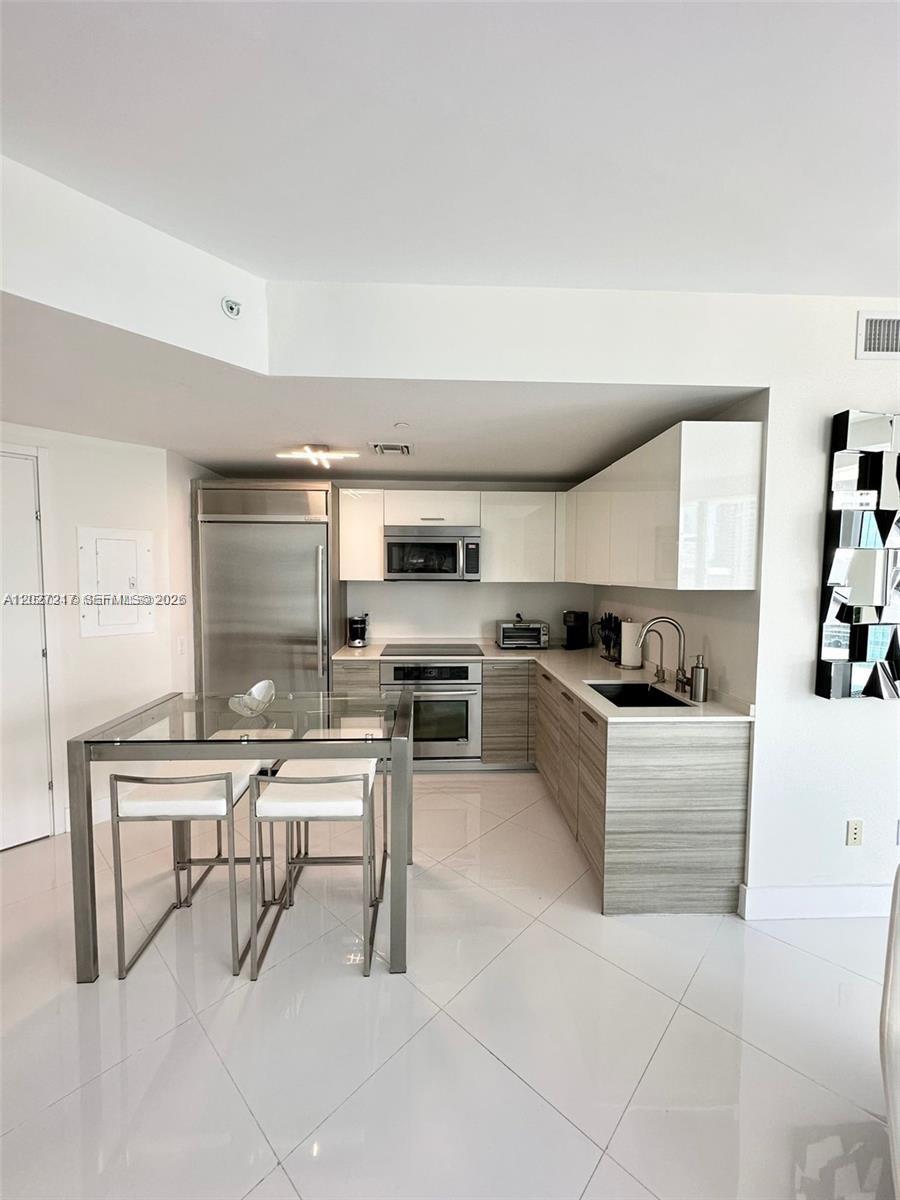 1300 Brickell Bay Drive 3101 Property Photo 4