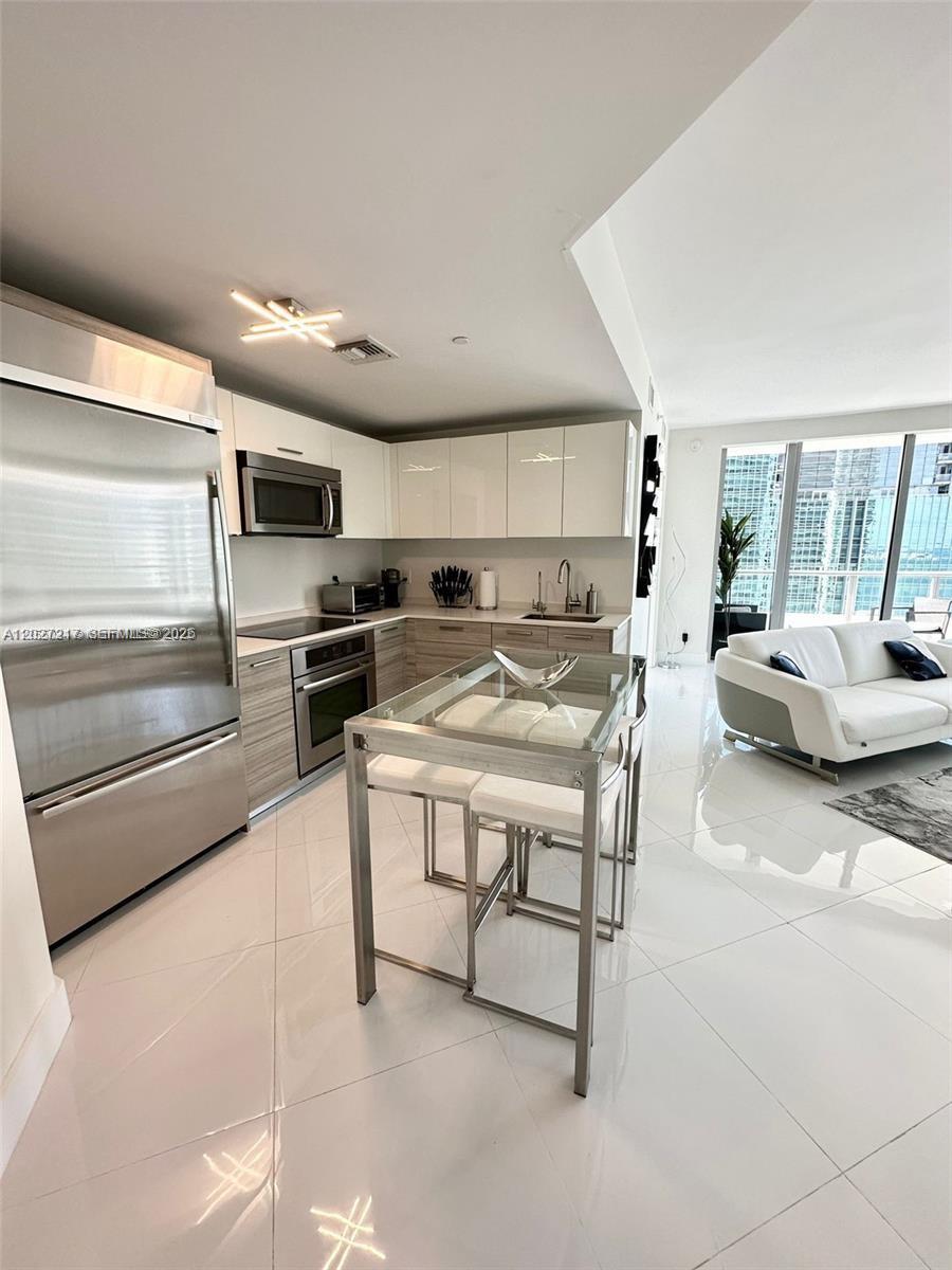 1300 Brickell Bay Drive 3101 Property Photo 5
