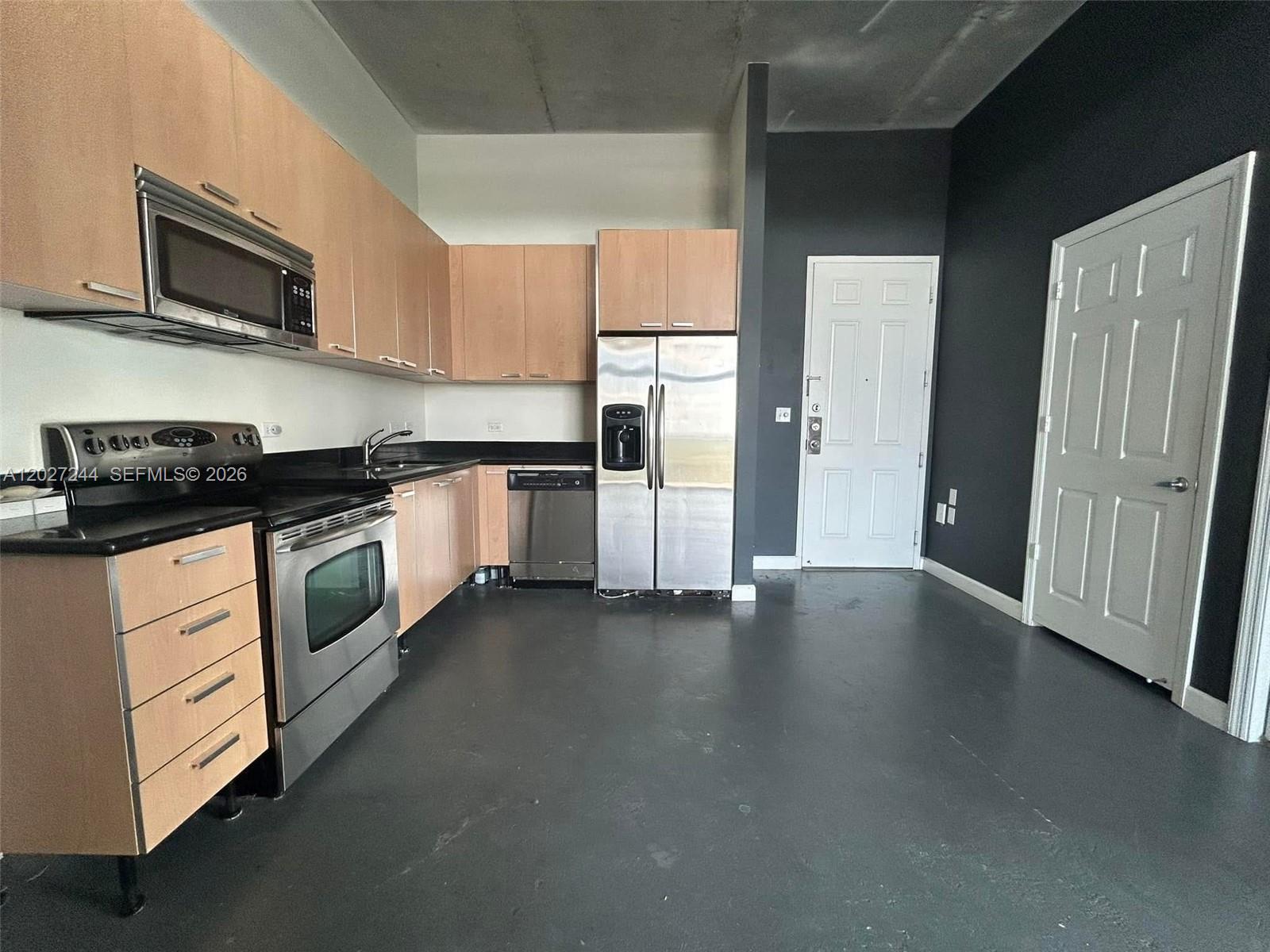 2100 Van Buren Street 506 Property Photo 1