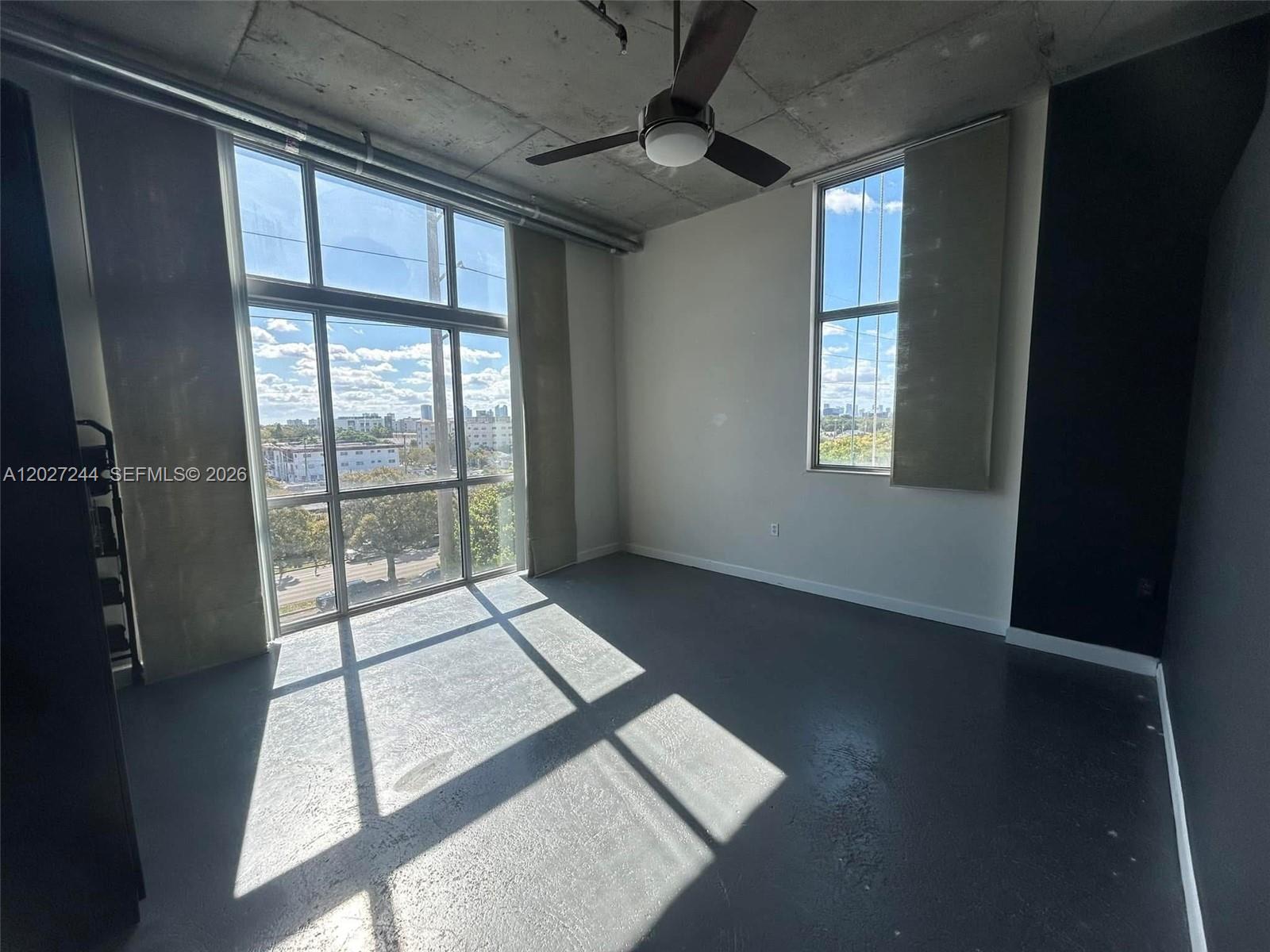2100 Van Buren Street 506 Property Photo 5