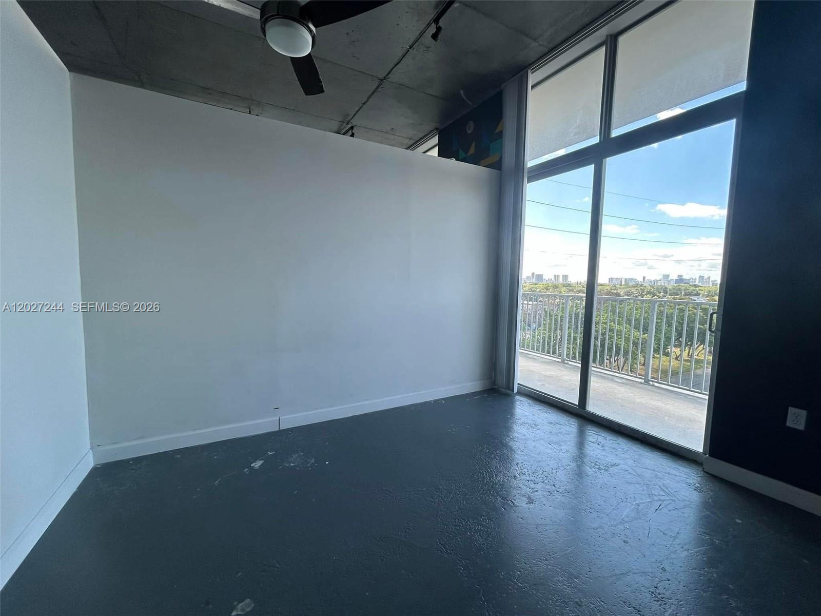 2100 Van Buren Street 506 Property Photo 6