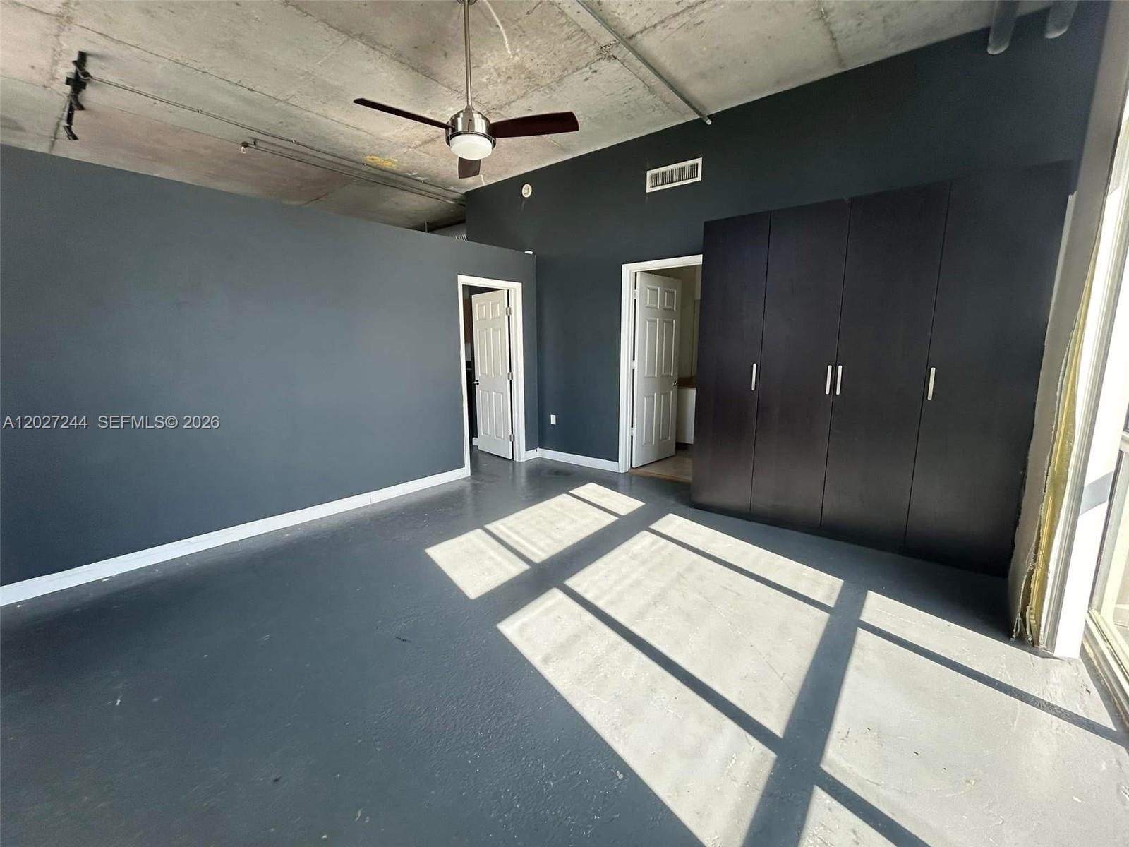 2100 Van Buren Street 506 Property Photo 8