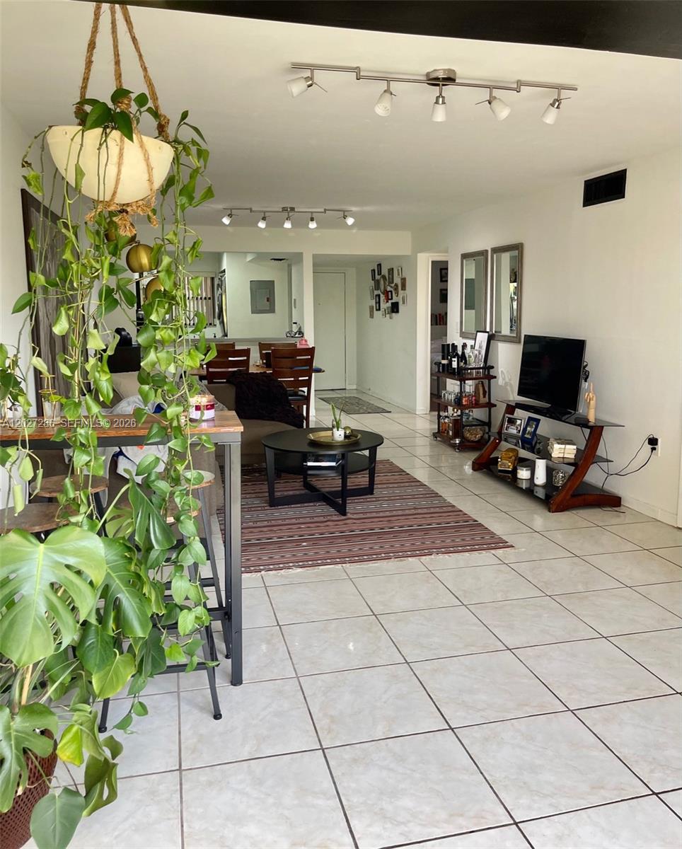 10253 Nw 9th Street Circle 204-6 Property Photo 20