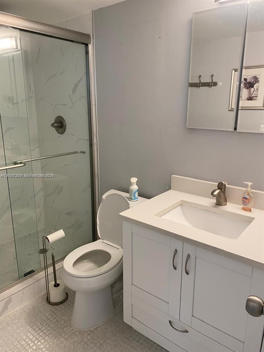9273 Collins Avenue 506 Property Photo 16
