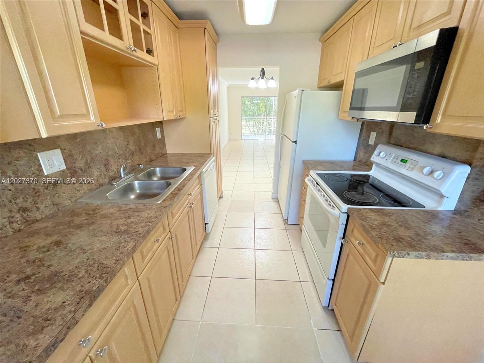 8450 Lagos De Campo Boulevard 206