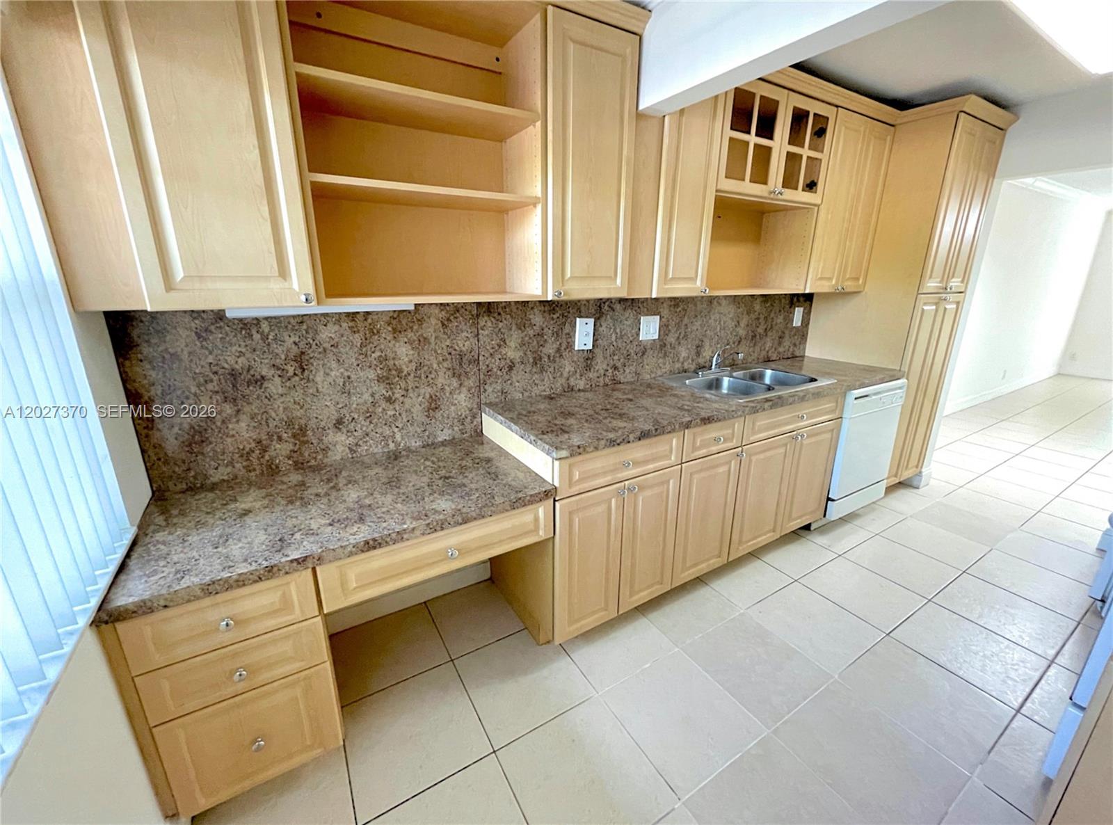 8450 Lagos De Campo Boulevard 206 Property Photo 2
