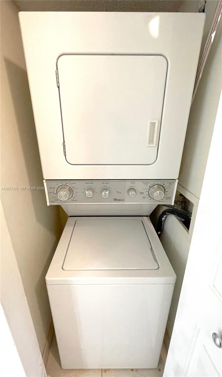 8450 Lagos De Campo Boulevard 206 Property Photo 10