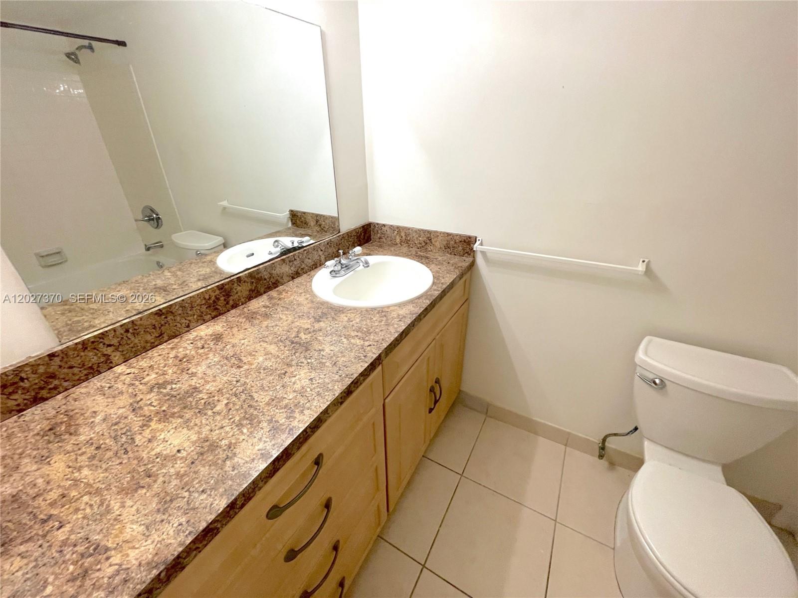 8450 Lagos De Campo Boulevard 206 Property Photo 12