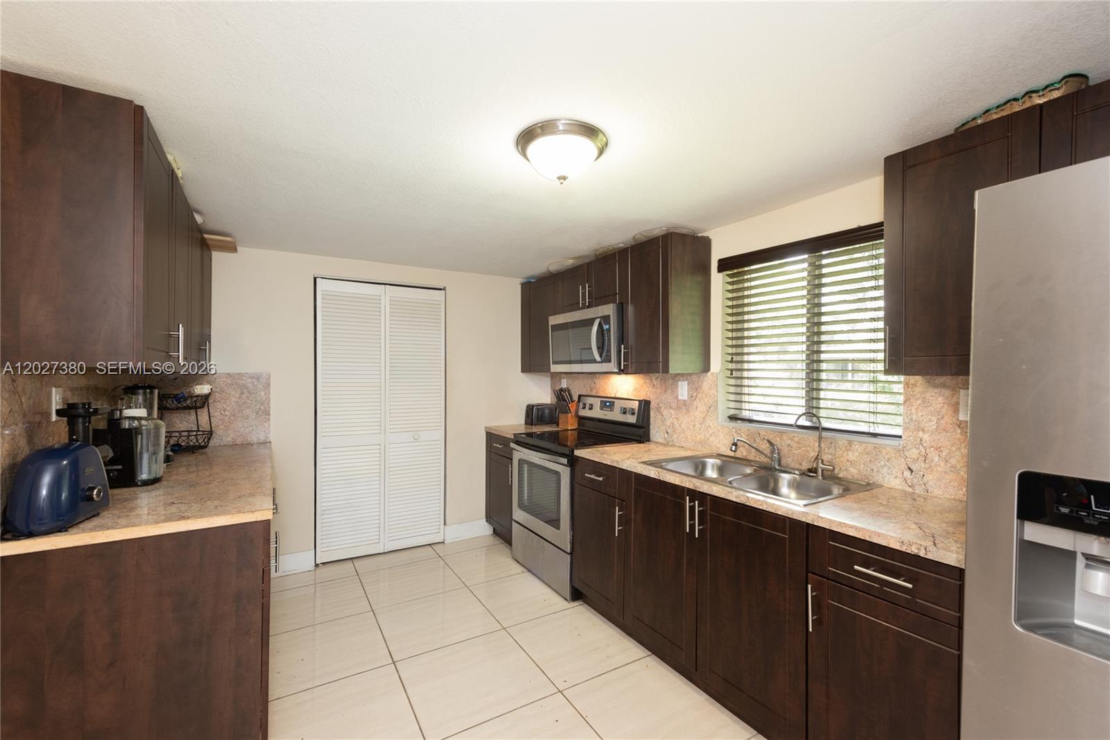 12741 Wood Street Property Photo 5