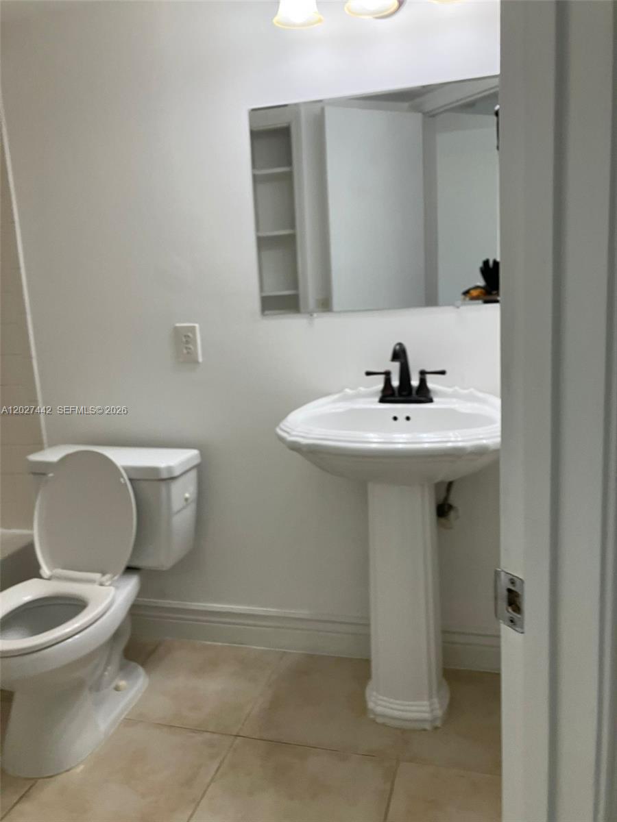 2803 N Course Drive 203 Property Photo 11