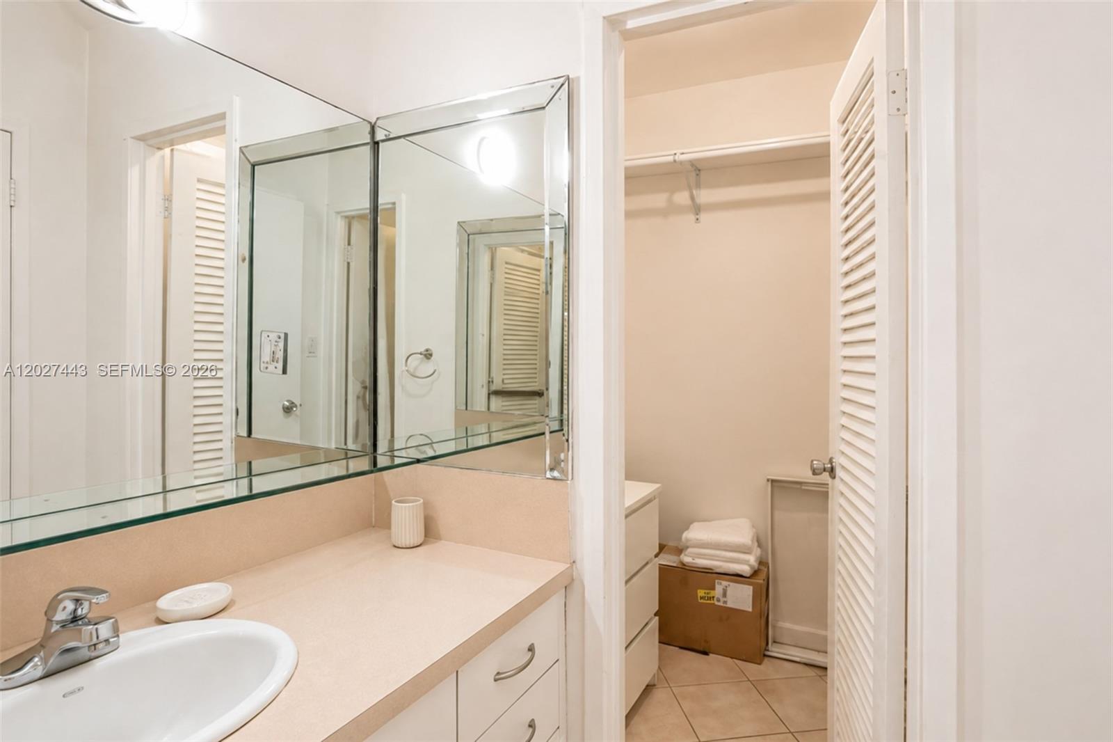 100 Lincoln Road 1427 Property Photo 9