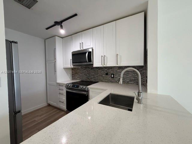 10054 Winding Lake Road 201 Property Photo 7
